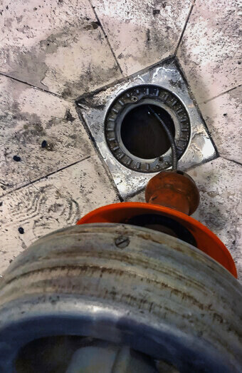 https://plumbersouthperth.com.au/uploads/2025/06/blocked-drains-181066.jpg