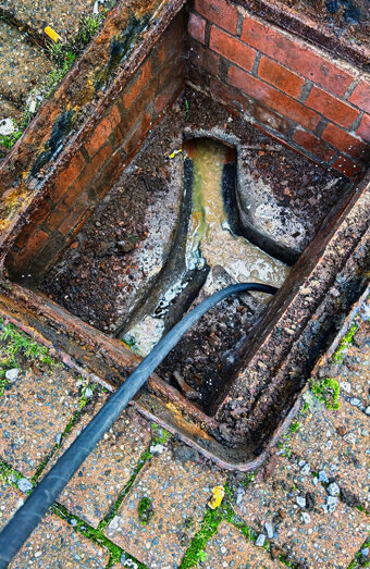 https://plumbersouthperth.com.au/uploads/2025/06/blocked-drains-644040.jpg