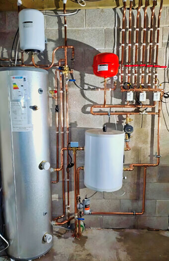 https://plumbersouthperth.com.au/uploads/2025/06/commercial-plumbing-915367.jpg